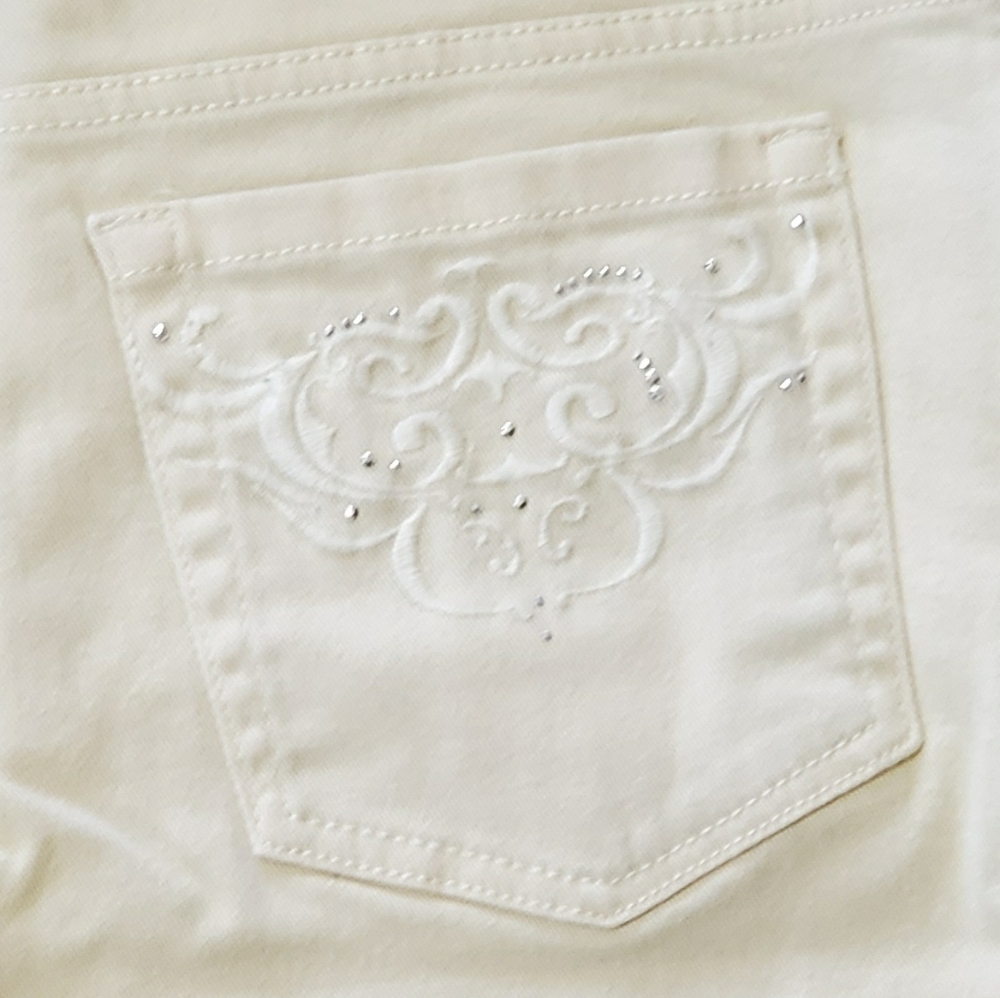 Capris - Picture 2 of 7